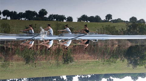 Ayna gibi sudaki akis