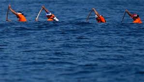 Bu adamlar ne yapıyor