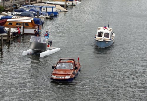 Henleyde Amfibik araçlı seyirci...