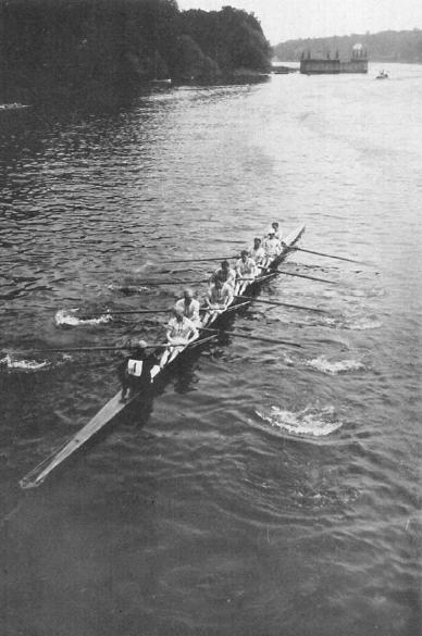 2-1912_British_eights_Leander_2