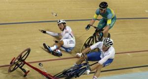 38-İtalyan Elia Viviani bu kazayı hasarsız atlattıktan sonra Altın Madalya kazandı