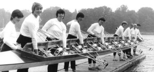 ADN-ZB Mittelstädt 19.8.82 Berlin: Der DDR-Achter der Frauen macht sich startklar zu einer Trainingsfahrt in Vorbereitung auf die Ruder-Weltmeisterschaft in Luzern. vlnr: Steuerfrau Kirsten Wenzel, Claudia Noack, Ute Steindorf, Sabine Portius, Carola Miexler, Steffi Götzelt, Sigrid Anders, Iris Rudolph und Schlagfrau Karin Metze. Achtung! Bitte offizielle Nominierung am 20.8.82 beachten!